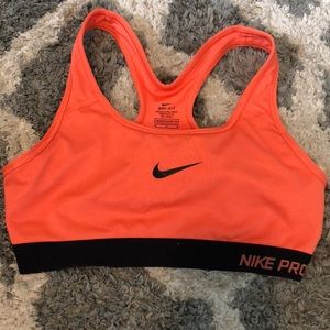 nike sports bra